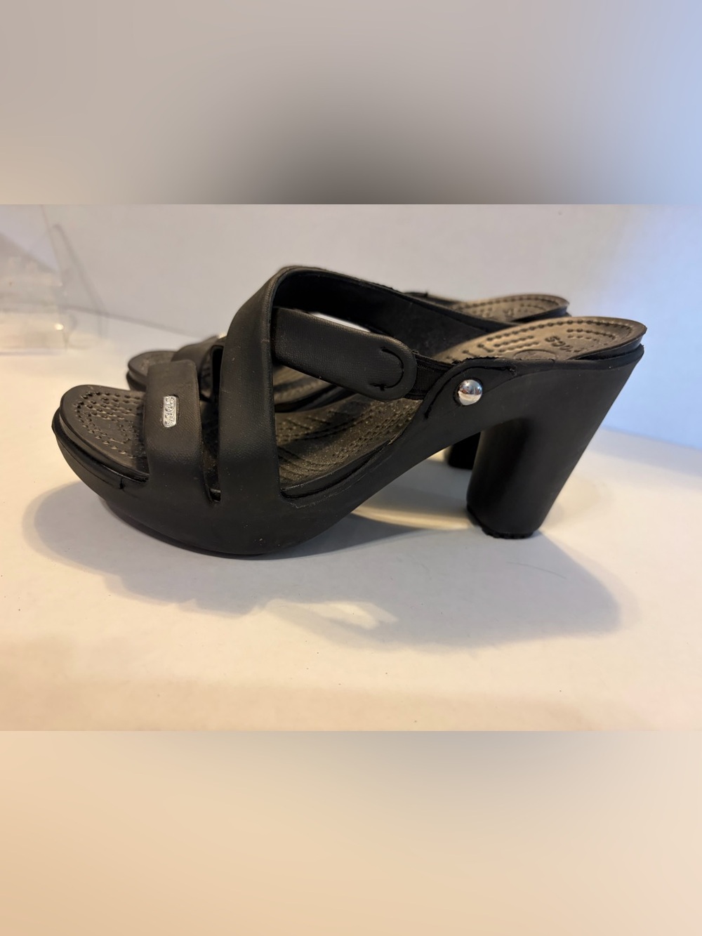 CROCS Black Chunky Heel Slide with Crisscross Straps